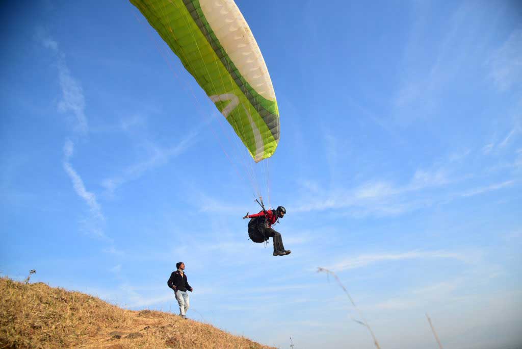 Paragliding History - Temple Pilots, Kamshet