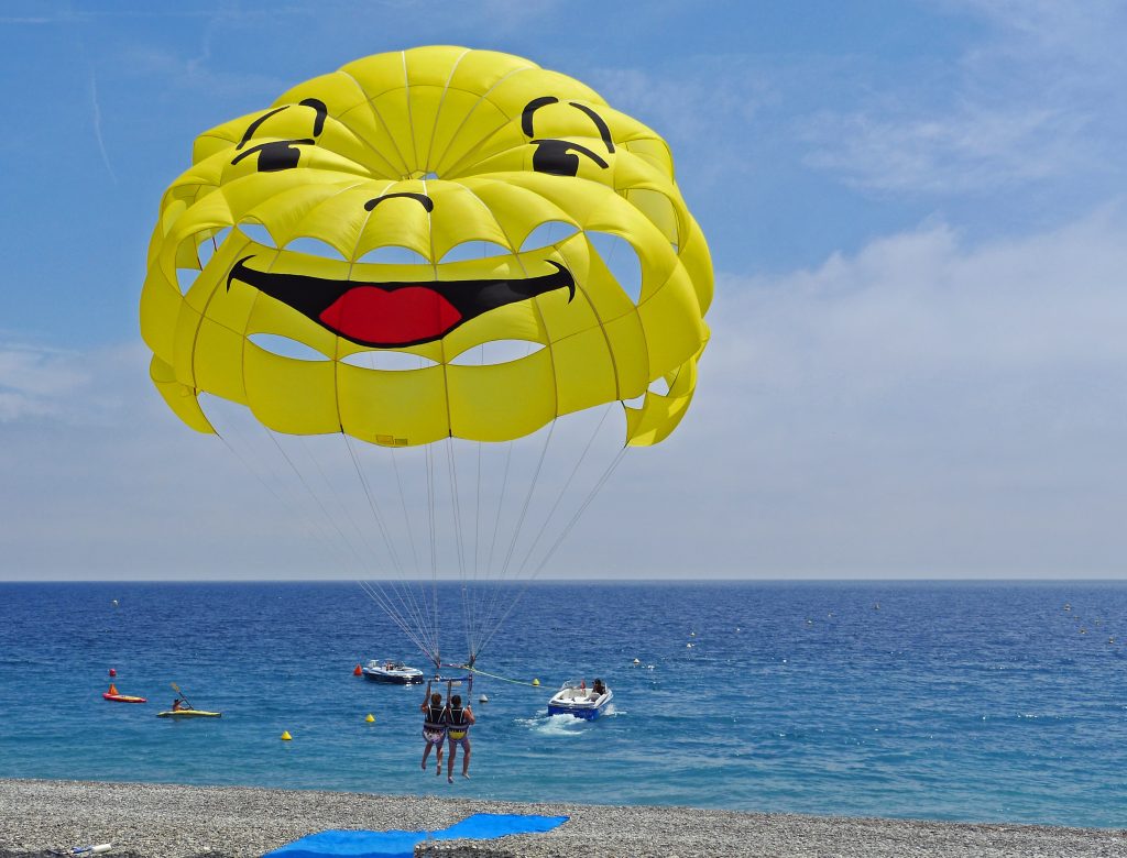 Difference between Paragliding and Parasailing