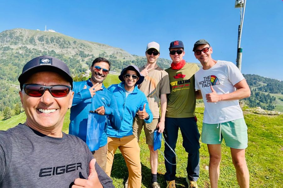 Group P{pictures of Paragliding Pilots in France